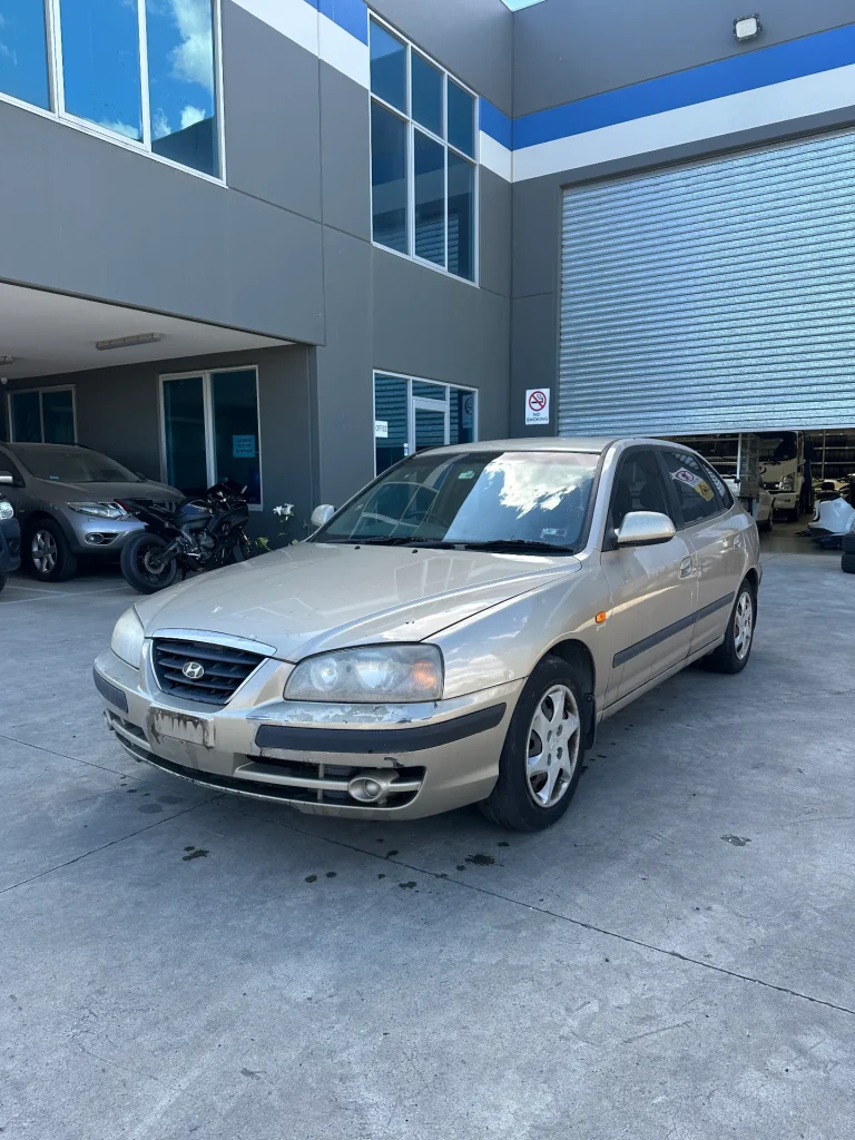 Hyundai Elantra 2005 Gold Auto Petrol