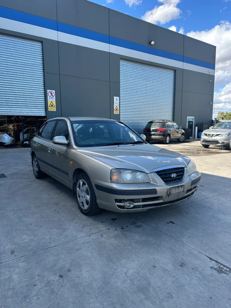 Hyundai Elantra 2005 Gold Auto Petrol