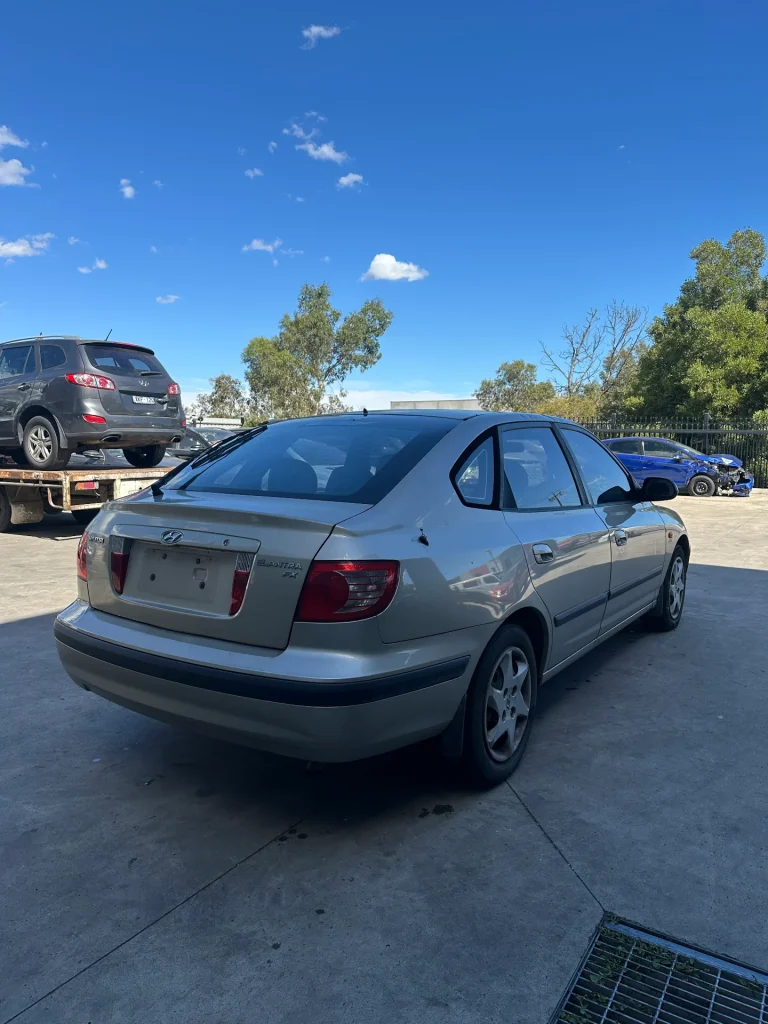 Hyundai Elantra 2005 Gold Auto Petrol