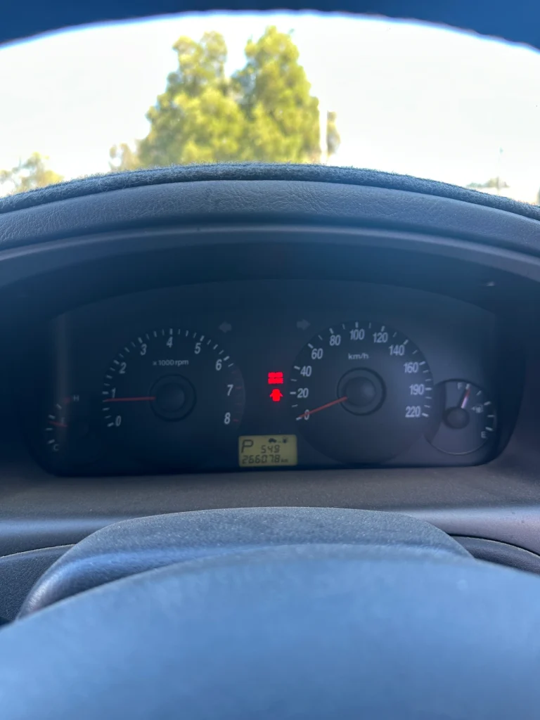 Hyundai Elantra 2005 Gold Auto Petrol