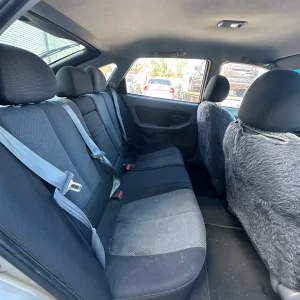 Hyundai Elantra 2005 Gold Auto Petrol
