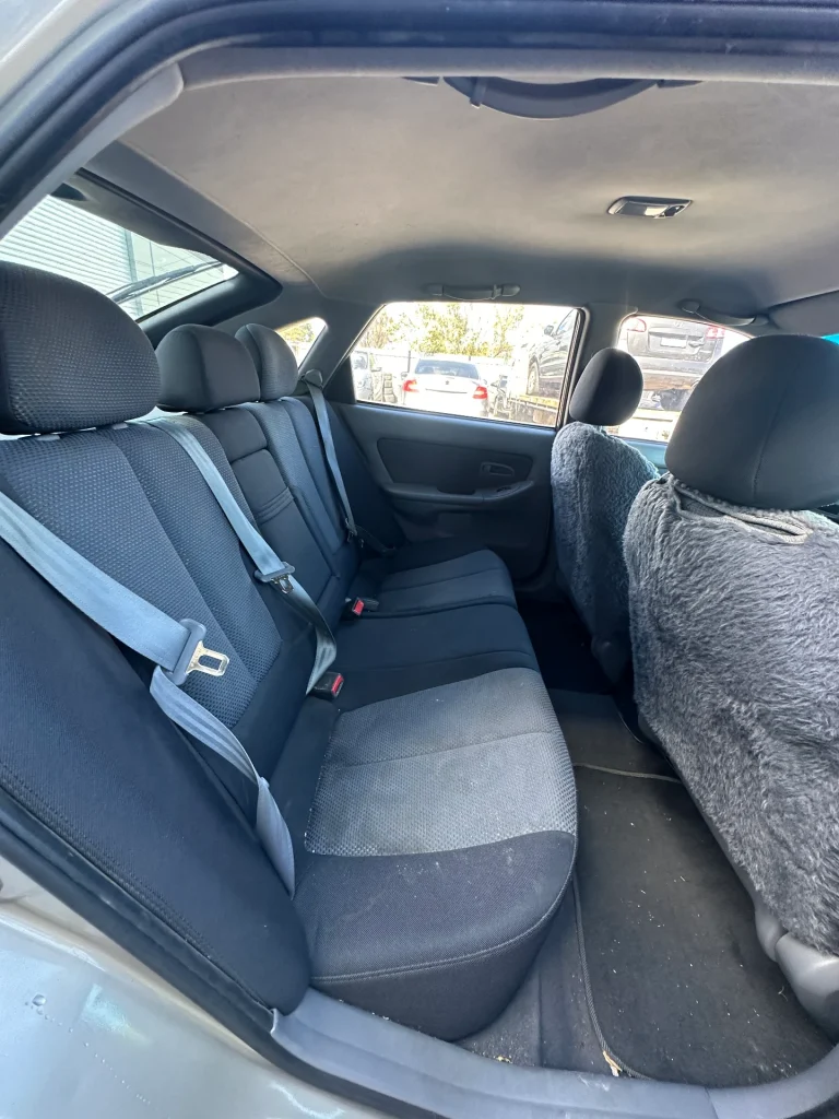 Hyundai Elantra 2005 Gold Auto Petrol
