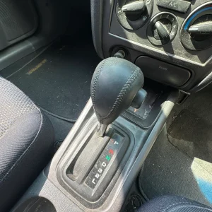 Hyundai Elantra 2005 Gold Auto Petrol