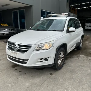 Volkswagen Tiguan 2009 White Auto Petrol