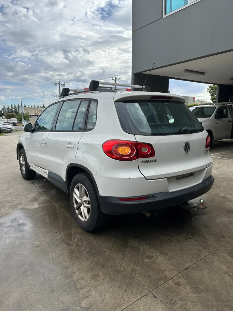 Volkswagen Tiguan 2009 White Auto Petrol