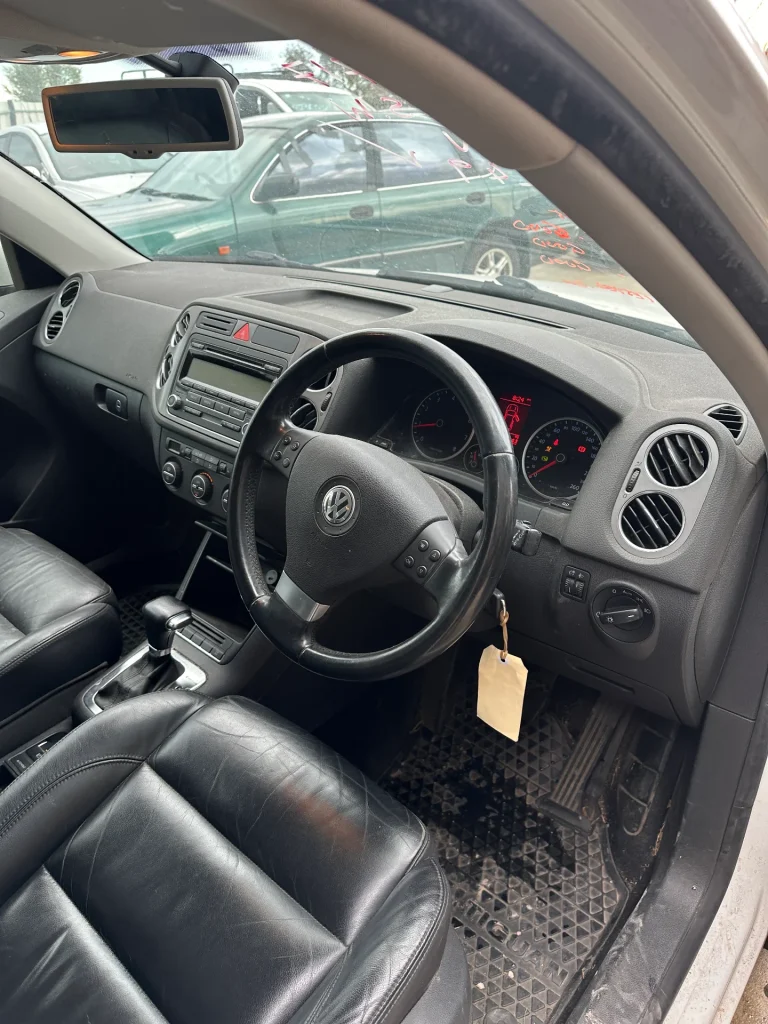 Volkswagen Tiguan 2009 White Auto Petrol