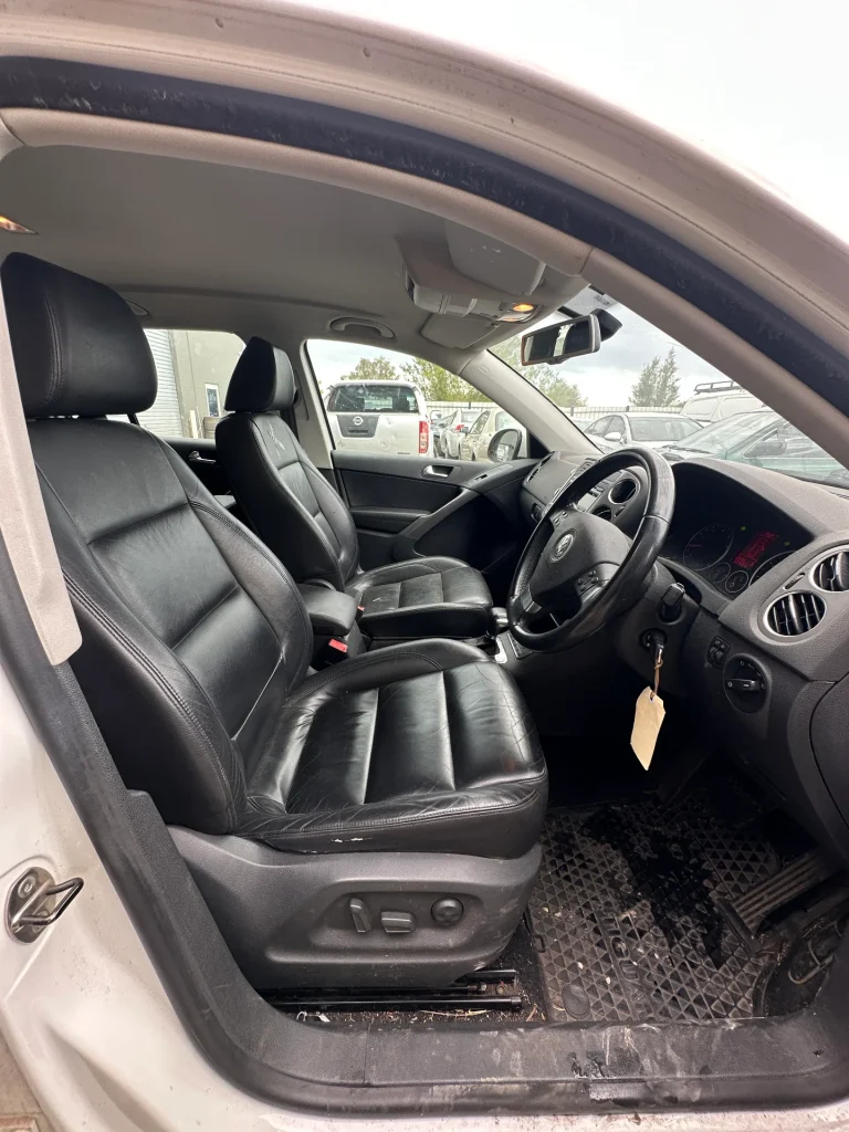 Volkswagen Tiguan 2009 White Auto Petrol
