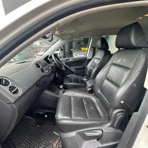 Volkswagen Tiguan 2009 White Auto Petrol