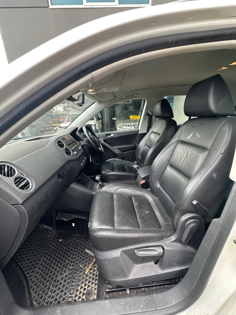 Volkswagen Tiguan 2009 White Auto Petrol