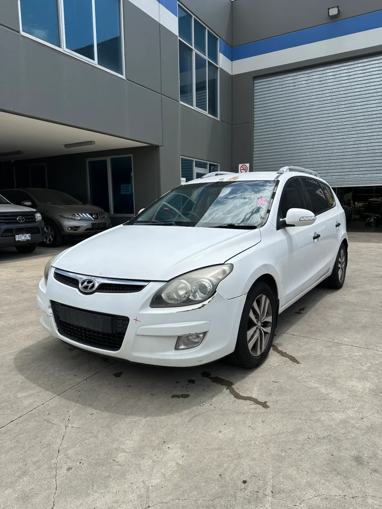 Hyundai i30cw 2010 White Auto Petrol
