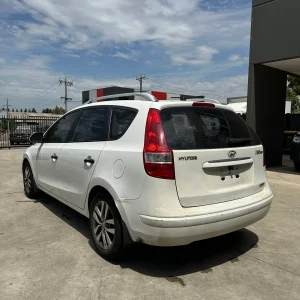Hyundai i30cw 2010 White Auto Petrol