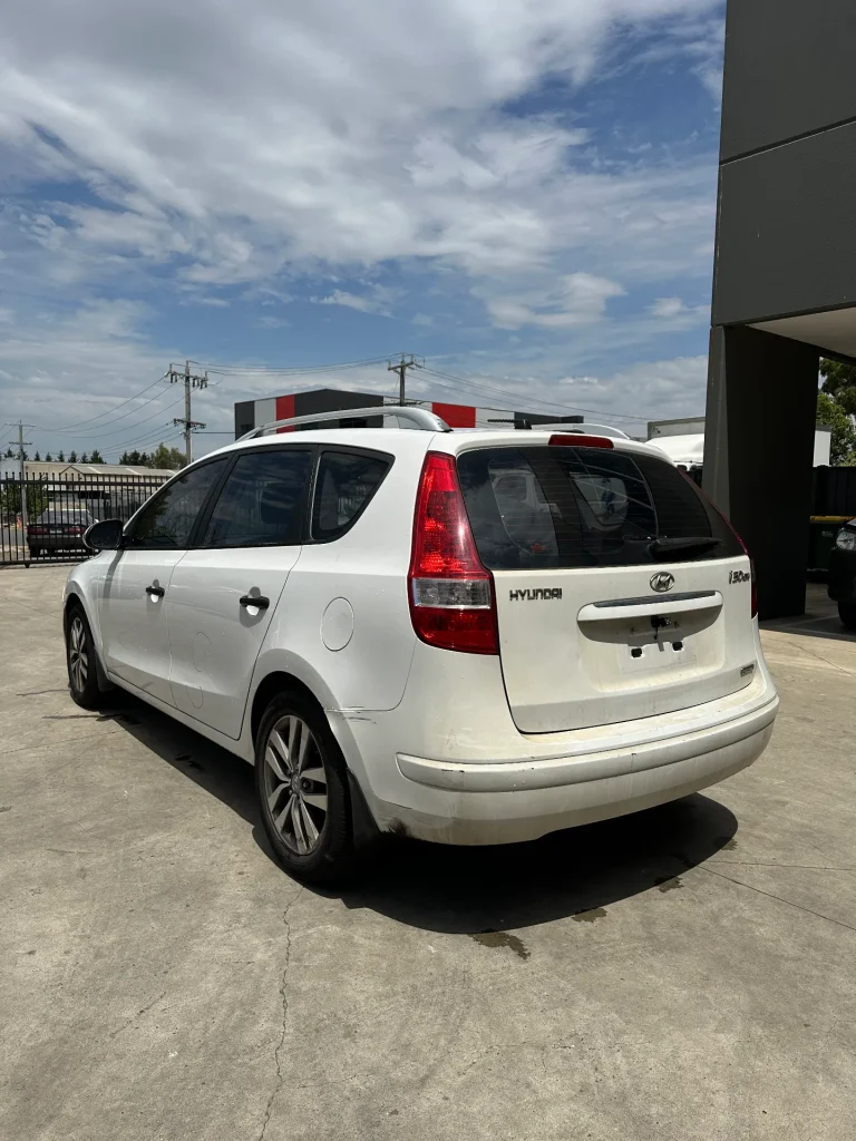 Hyundai i30cw 2010 White Auto Petrol