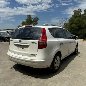 Hyundai i30cw 2010 White Auto Petrol