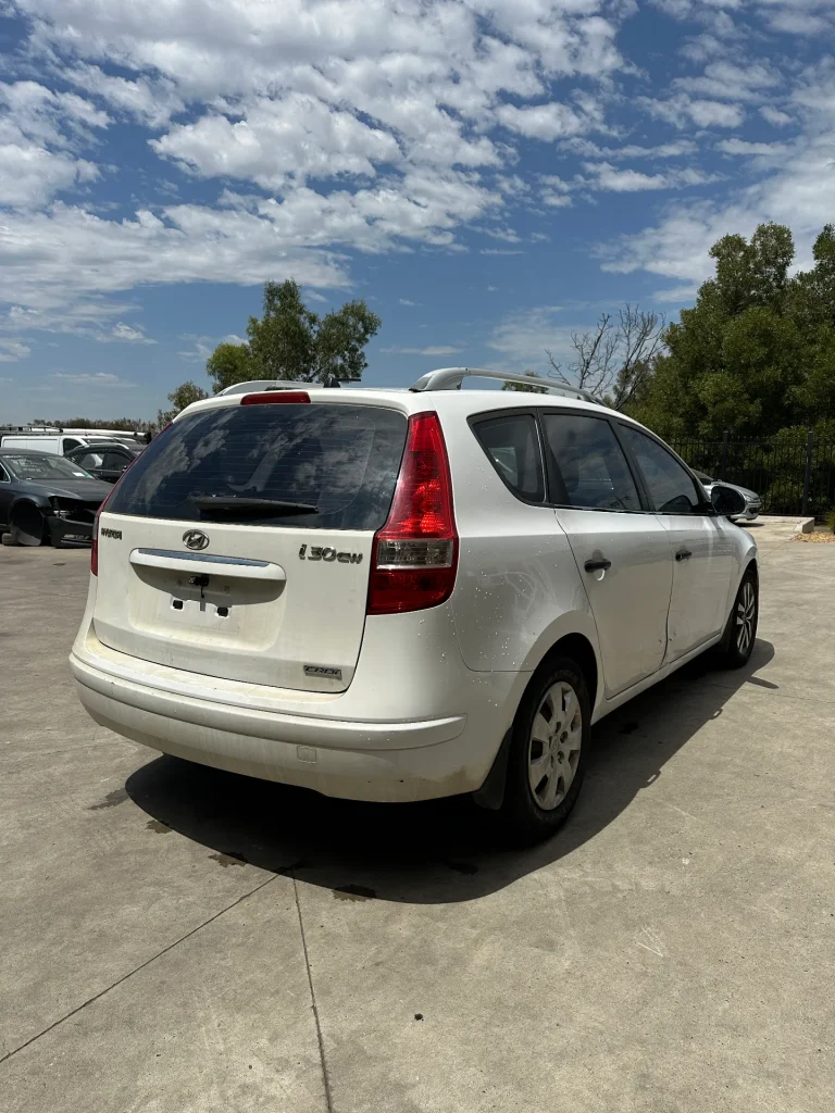 Hyundai i30cw 2010 White Auto Petrol
