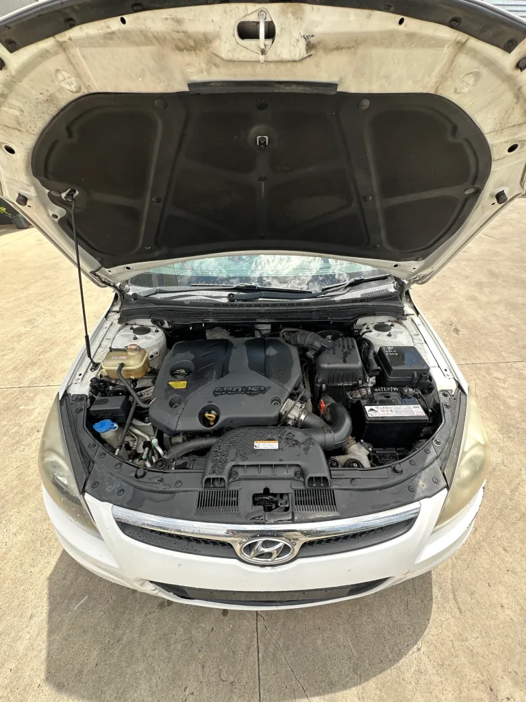 Hyundai i30cw 2010 White Auto Petrol