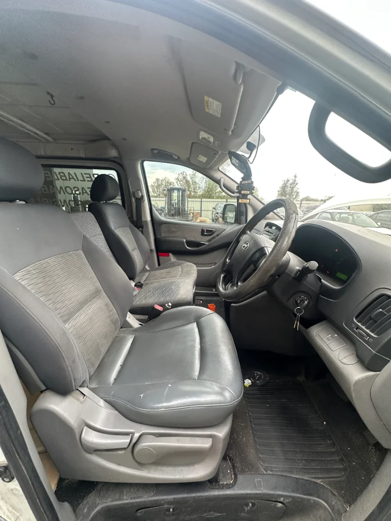 Hyundai iLoad 2010 White Auto Diesel