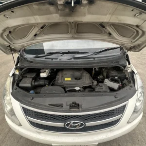 Hyundai iLoad 2010 White Auto Diesel