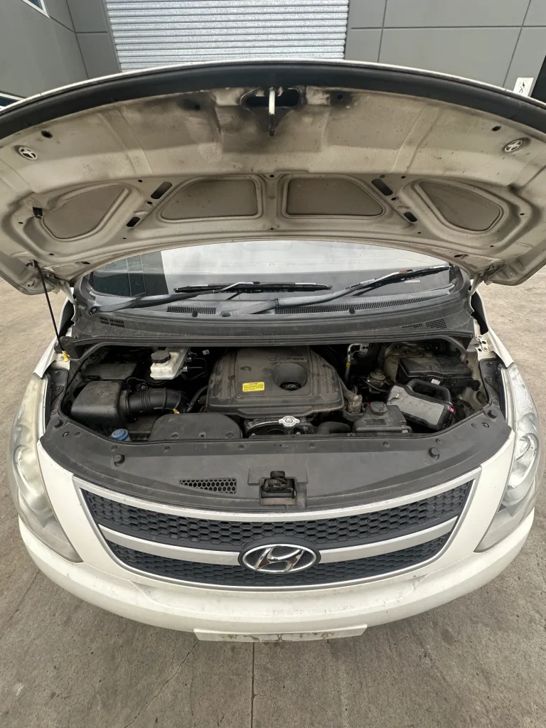 Hyundai iLoad 2010 White Auto Diesel