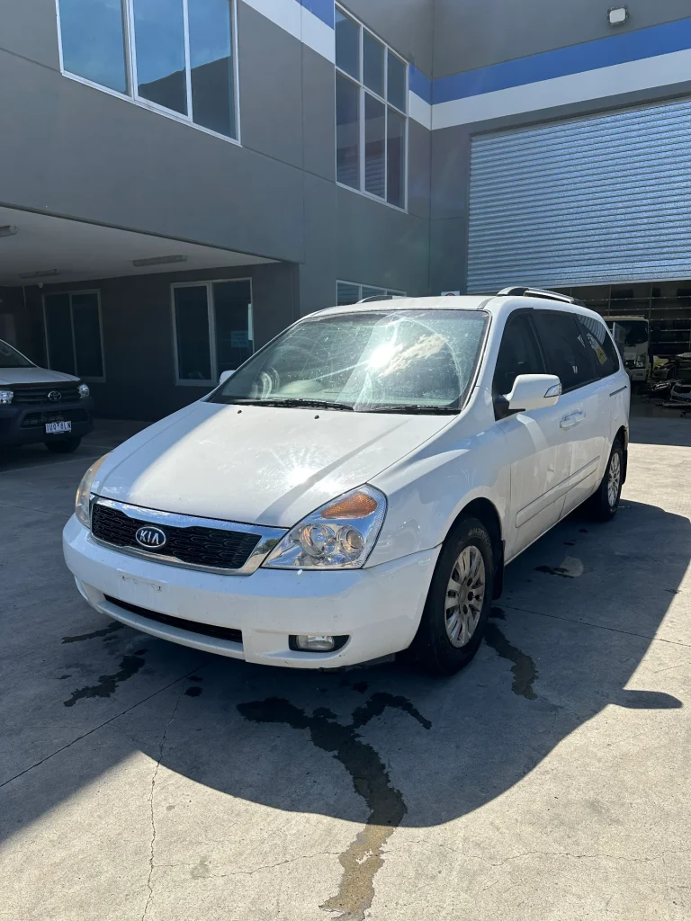 Kia Carnival 2010 White Auto Petrol