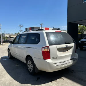 Kia Carnival 2010 White Auto Petrol