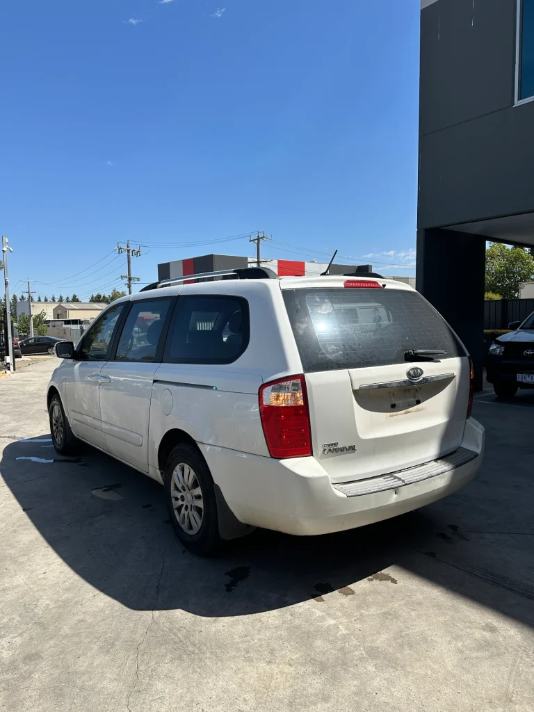 Kia Carnival 2010 White Auto Petrol