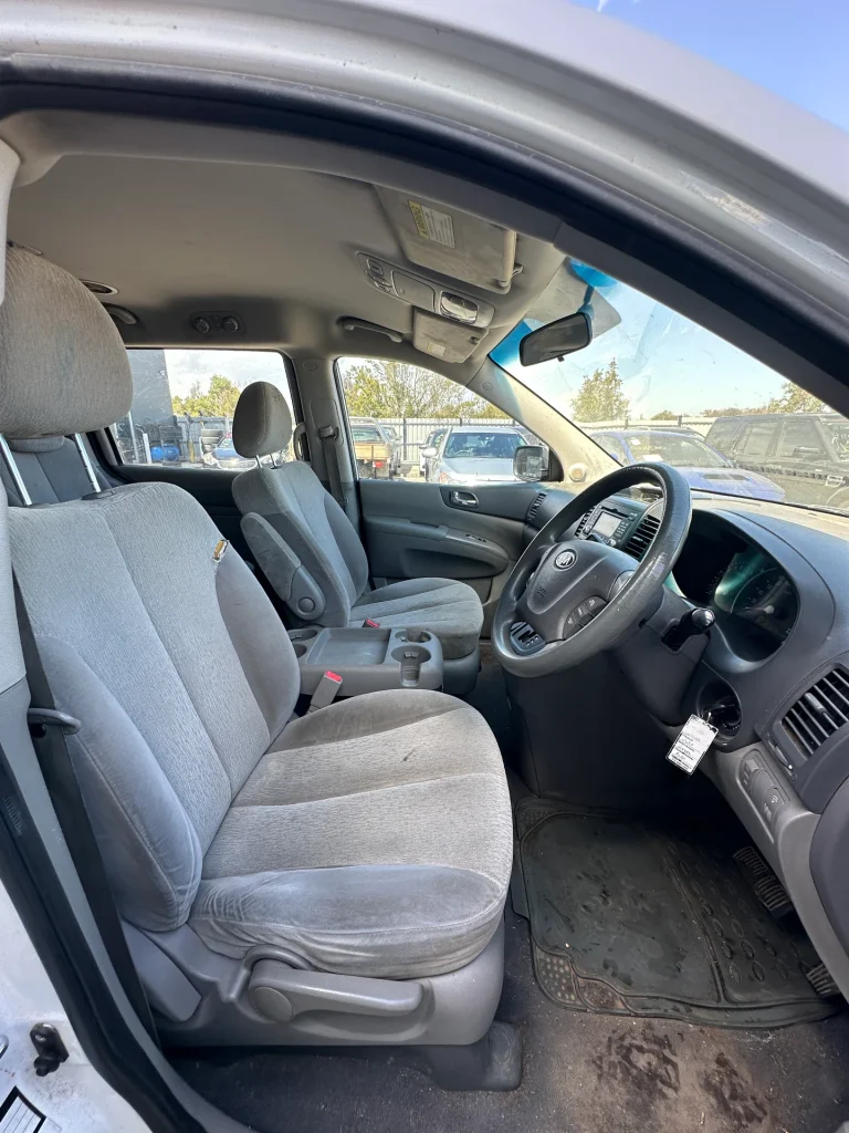 Kia Carnival 2010 White Auto Petrol