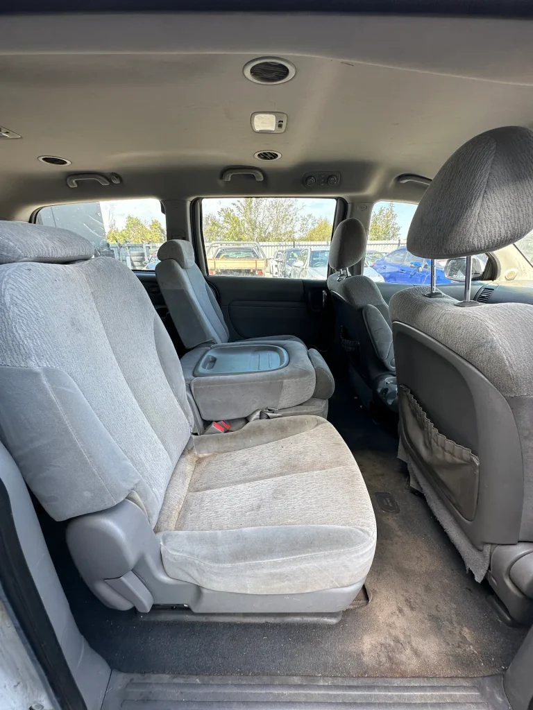 Kia Carnival 2010 White Auto Petrol