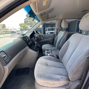 Kia Carnival 2010 White Auto Petrol
