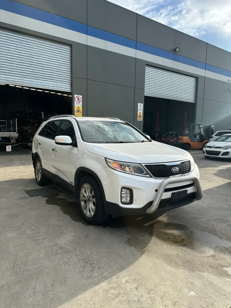 Kia Sorento 2012 White Auto Diesel