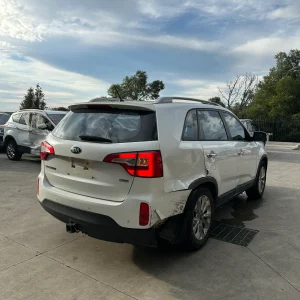 Kia Sorento 2012 White Auto Diesel