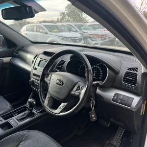 Kia Sorento 2012 White Auto Diesel