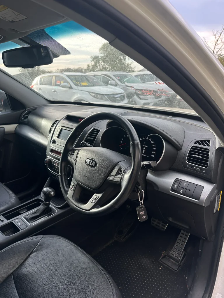 Kia Sorento 2012 White Auto Diesel