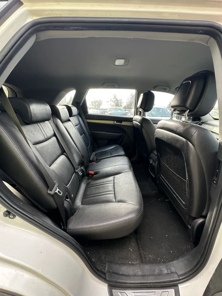 Kia Sorento 2012 White Auto Diesel