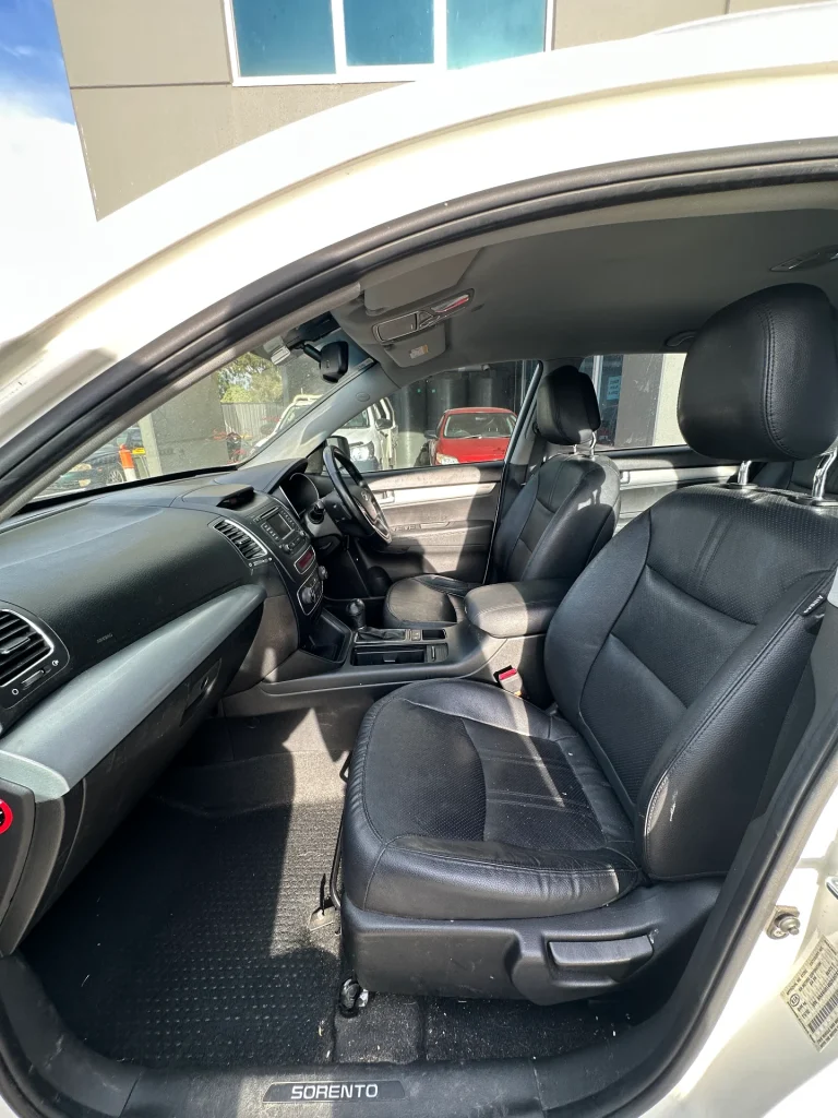 Kia Sorento 2012 White Auto Diesel