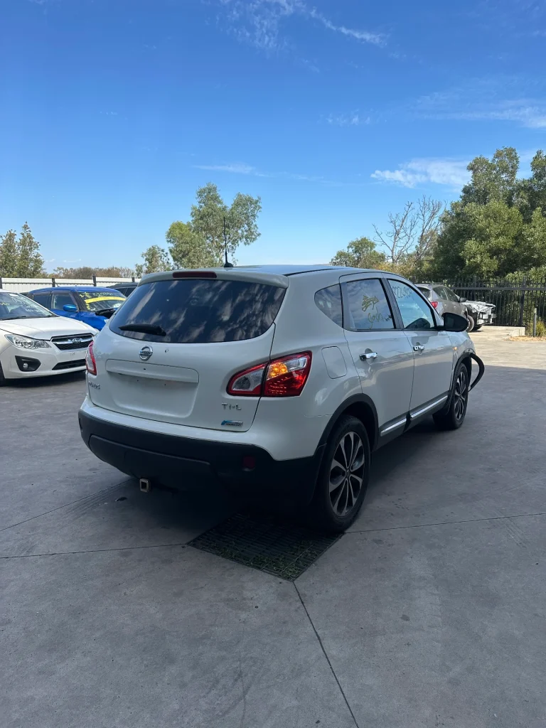 Nissan Dualis 2012 White Auto Petrol