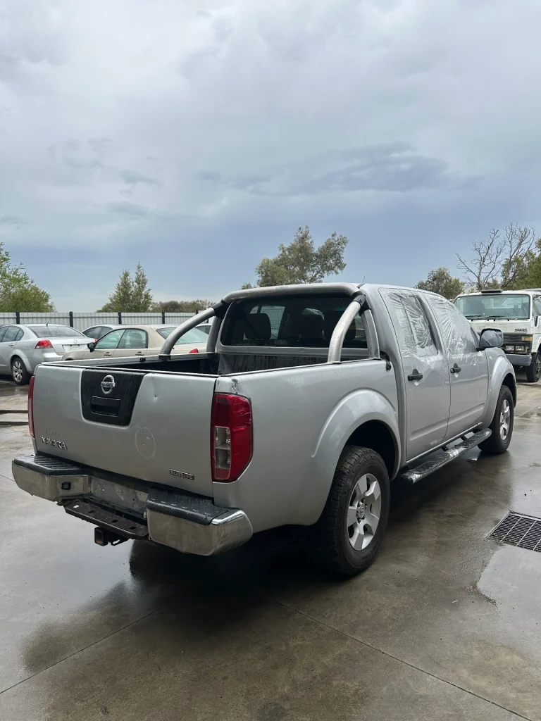 Nissan Navara 2014 Silver Auto Diesel
