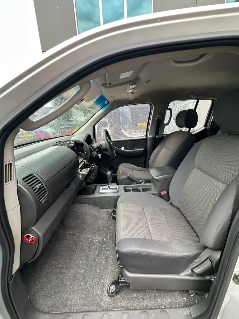 Nissan Navara 2014 Silver Auto Diesel