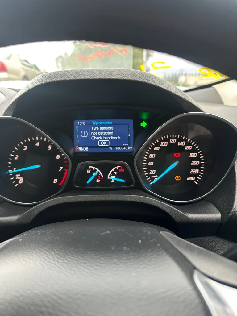 Ford Kuga 2015 White Auto Petrol