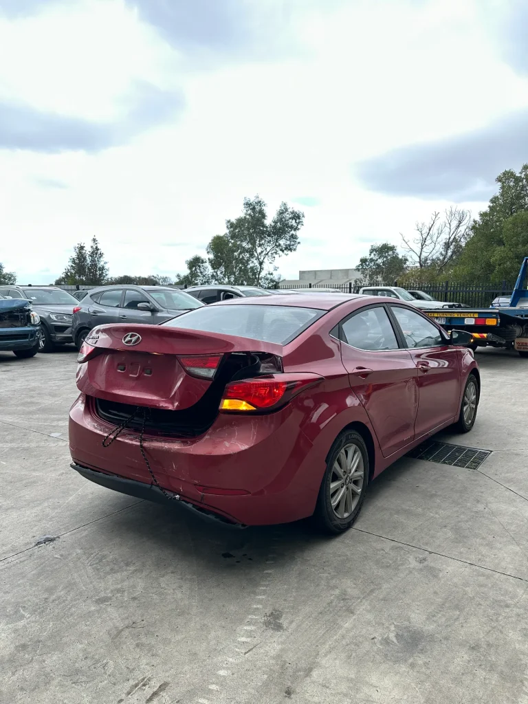 Hyundai Elantra 2015 Red Auto Petrol