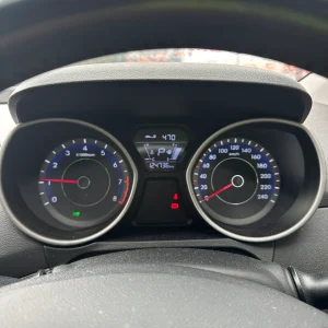 Hyundai Elantra 2015 Red Auto Petrol