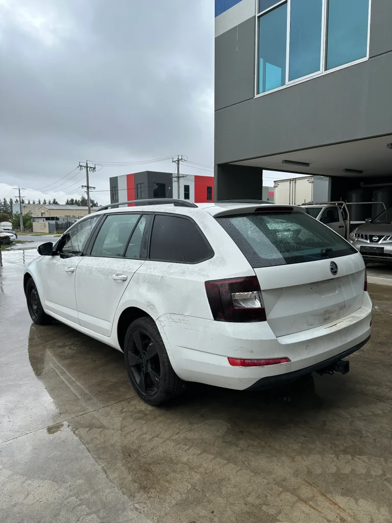Skoda Octavia 2015 White Auto Petrol