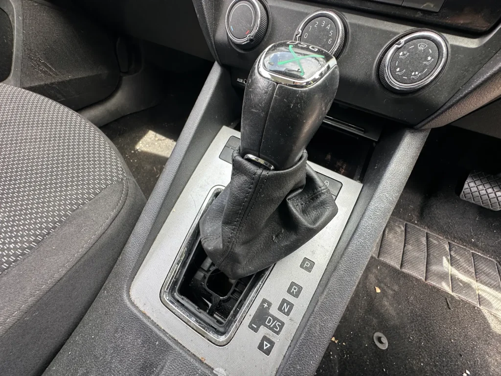 Skoda Octavia 2015 White Auto Petrol