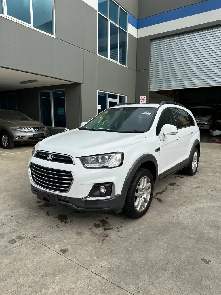 Holden Captiva 2016 White Auto Petrol
