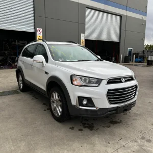 Holden Captiva 2016 White Auto Petrol