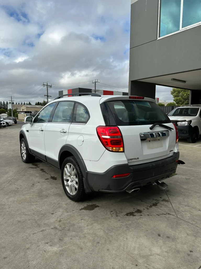 Holden Captiva 2016 White Auto Petrol