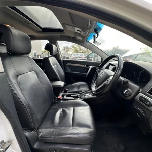 Holden Captiva 2016 White Auto Petrol