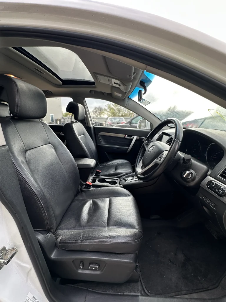 Holden Captiva 2016 White Auto Petrol