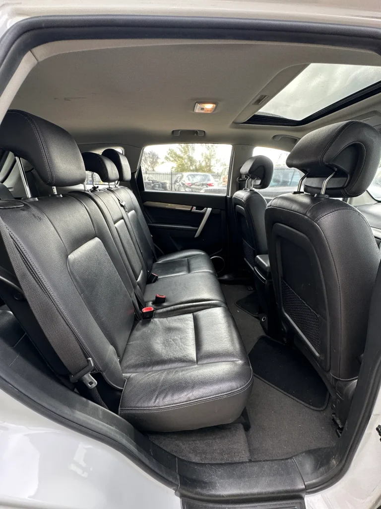 Holden Captiva 2016 White Auto Petrol