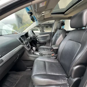 Holden Captiva 2016 White Auto Petrol
