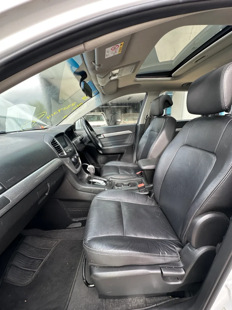 Holden Captiva 2016 White Auto Petrol